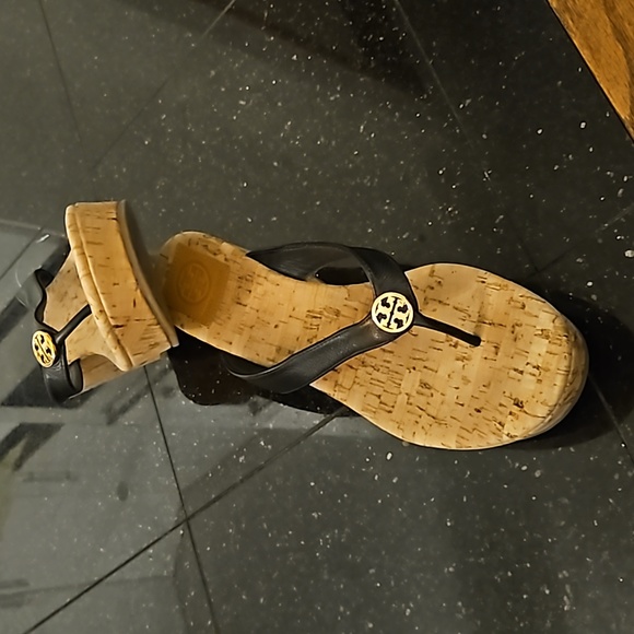 Tori Burch Gorgeous heel sandals 8/ half  M. Great Condition. - Picture 6 of 13